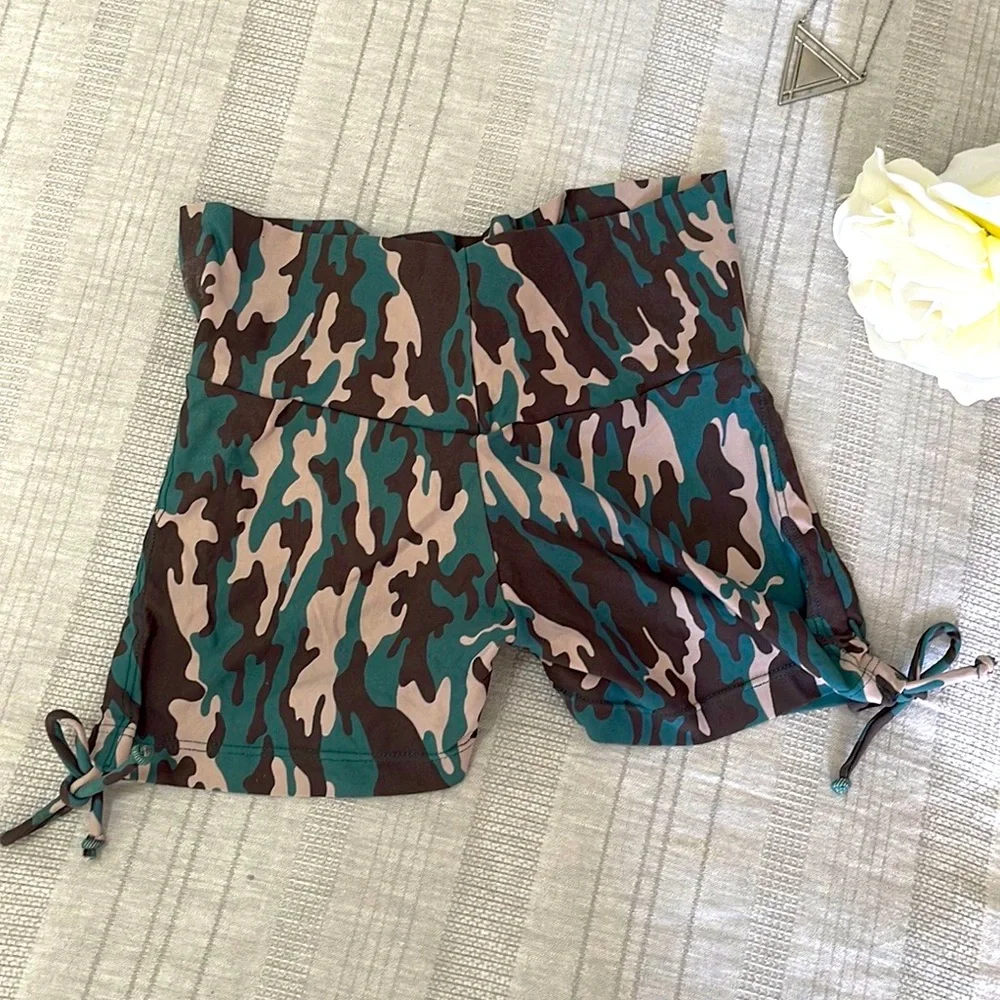 CANOAN | Women’s Scrunch Booty Lift! Green Army Shorts Size Small - Picture 5 of 8
